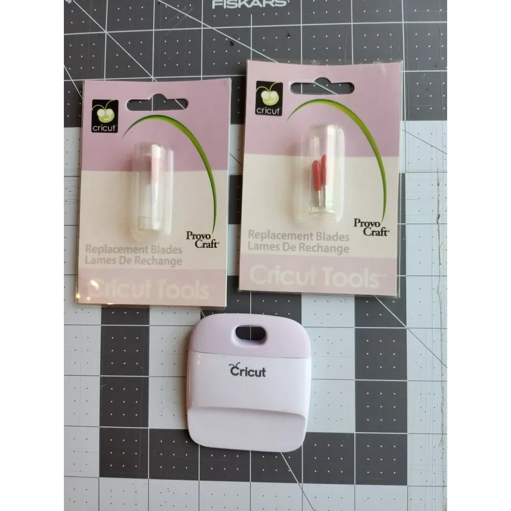 Provo Craft Cricut Replacement Blades and small scrapper B3